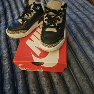 Nike Kids Black and Gray Sneakers